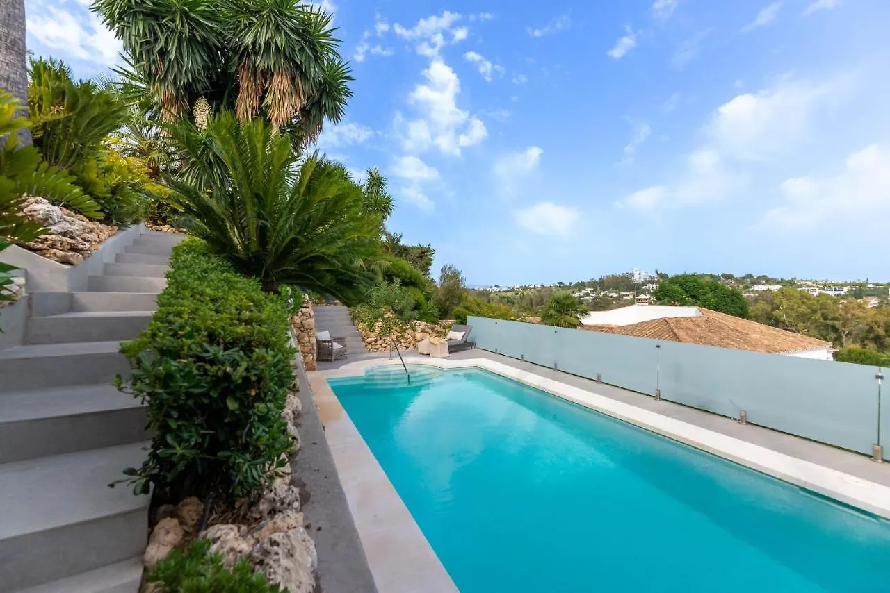 아파트 Top Renovated 4Bdrm Luxury Villa - Frontline Golf 에스테포나 스페인